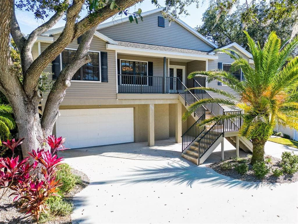 588 BAY ST PALM HARBOR, FL 34683