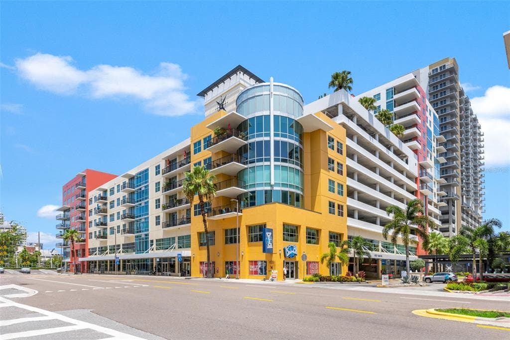 1120 E KENNEDY BOULEVARD UNIT 1221 TAMPA, FL 33602