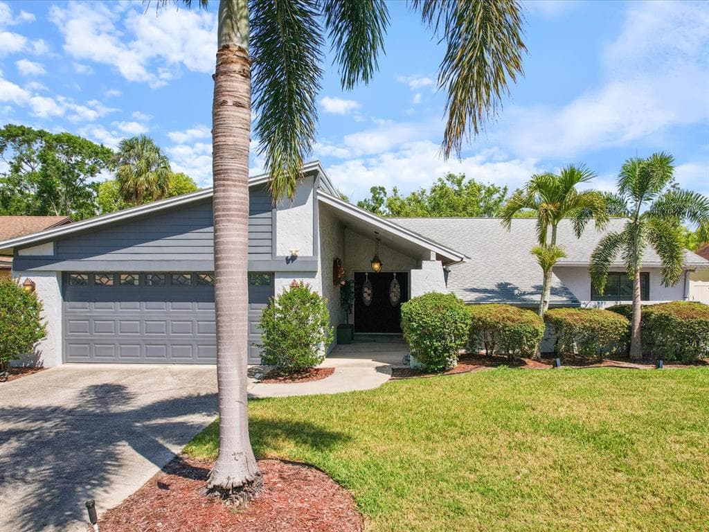 8305 PALMA VISTA LANE TAMPA, FL 33614