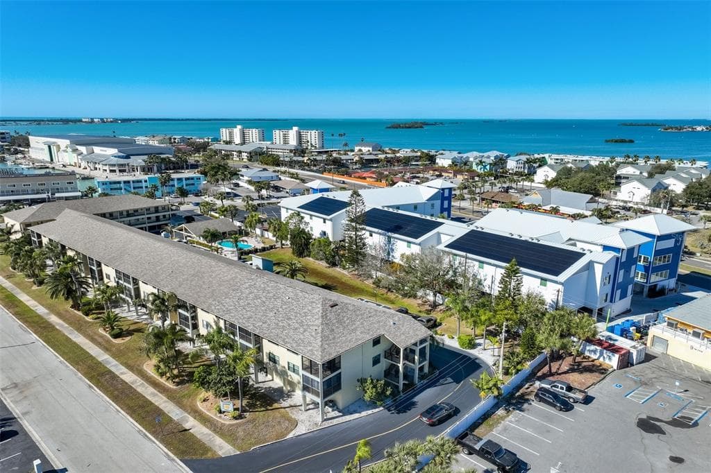 460 PAULA DRIVE S UNIT 401 DUNEDIN, FL 34698