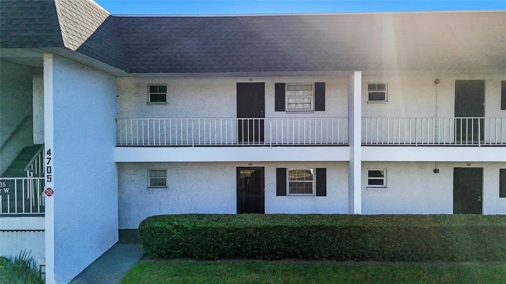4705 5TH STREET W UNIT 302 BRADENTON, FL 34207