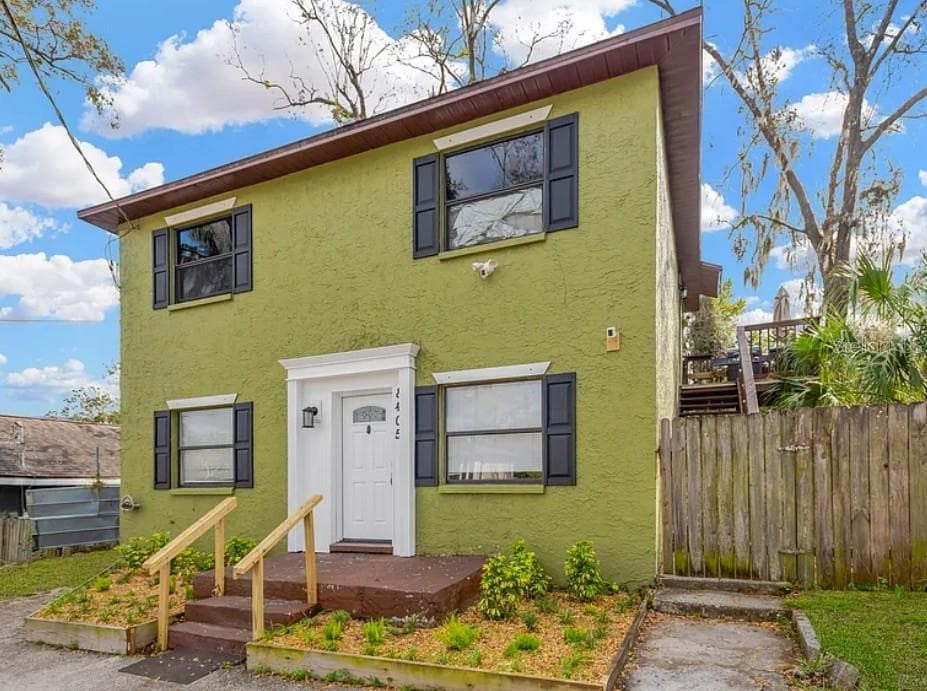 8405 N ALASKA STREET UNIT A & B TAMPA, FL 33604