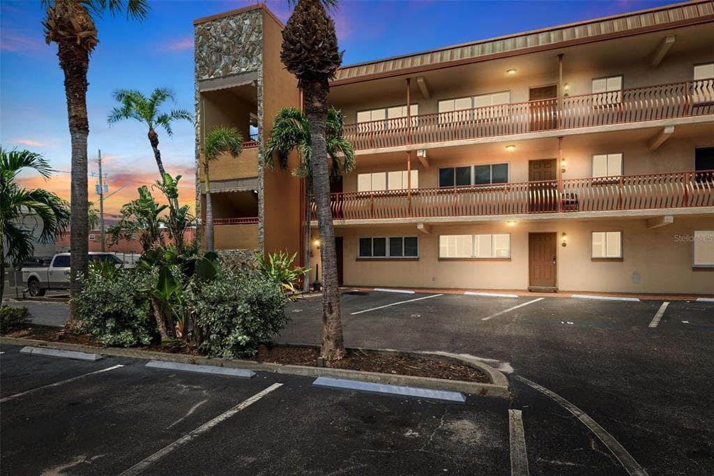 10265 GULF BOULEVARD UNIT A301 ST PETERSBURG, FL 33706