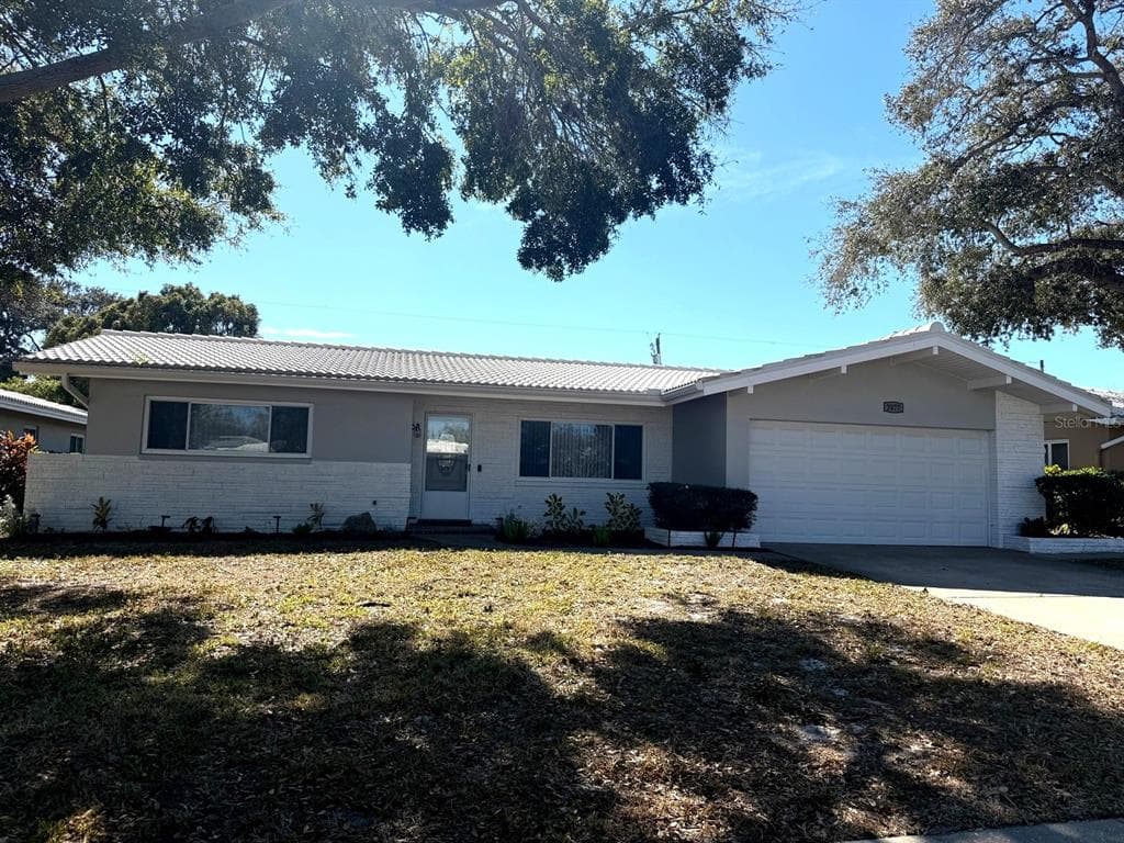 2077 ENVOY COURT CLEARWATER, FL 33764