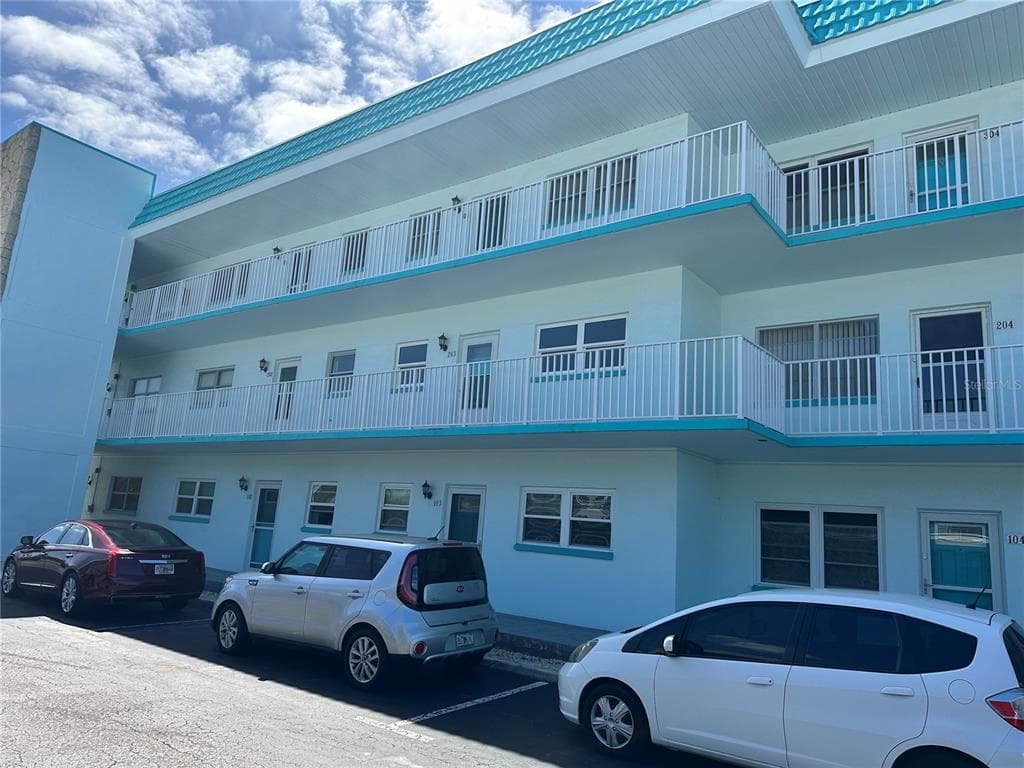 5940 30TH AVENUE S UNIT 203 GULFPORT, FL 33707