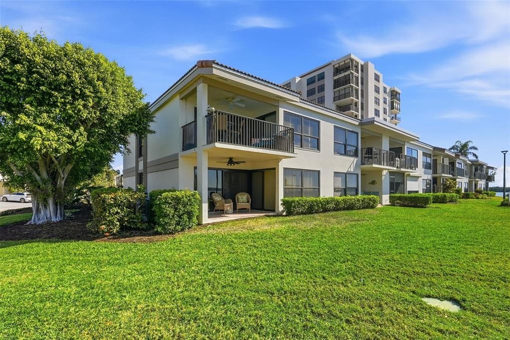 6291 BAHIA DEL MAR CIRCLE UNIT 116 ST PETERSBURG, FL 33715