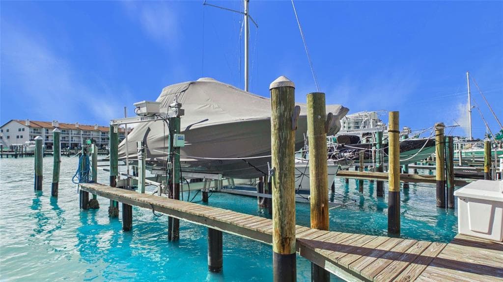 121 1ST STREET E UNIT 109 TIERRA VERDE, FL 33715