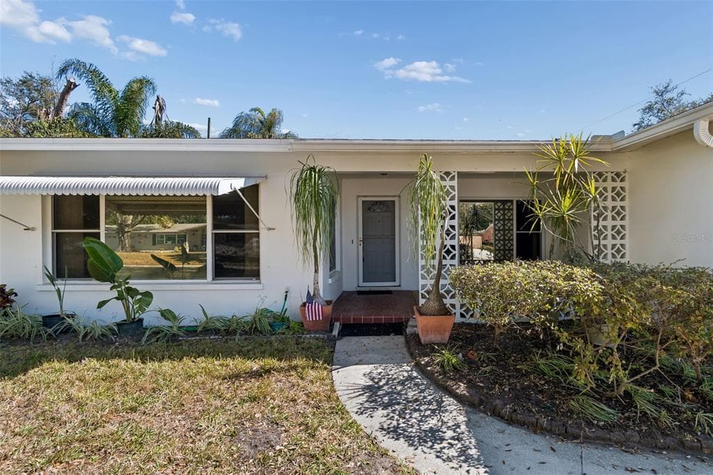 1507 WINDING WAY W CLEARWATER, FL 33764