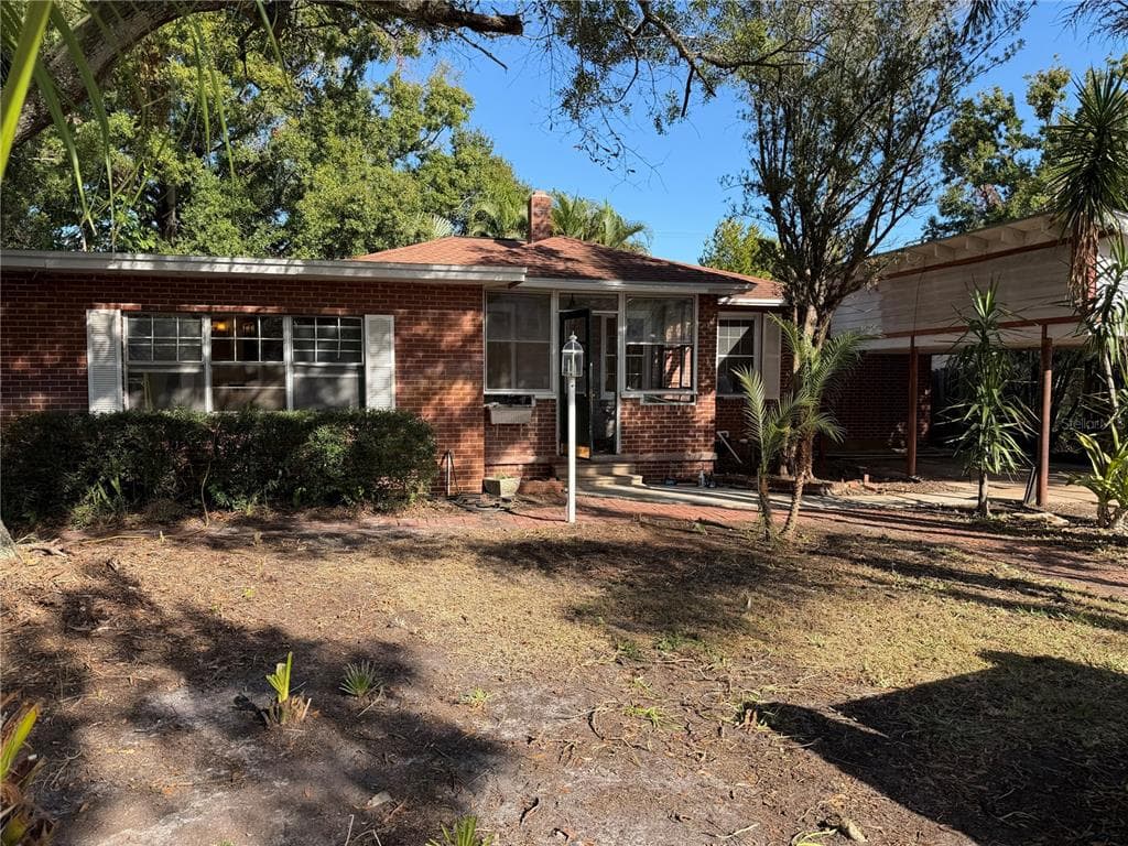 3813 W DE LEON STREET TAMPA, FL 33609