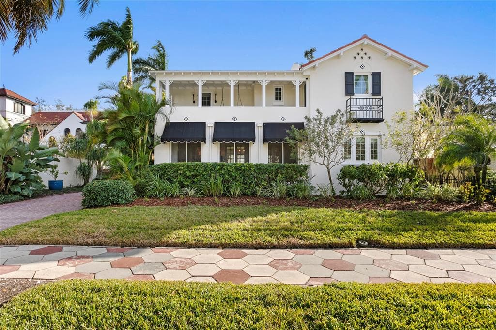 936 17TH AVENUE NE ST PETERSBURG, FL 33704