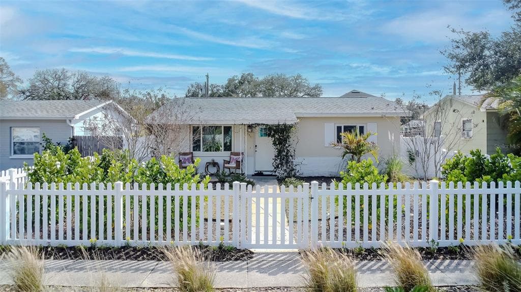 842 53RD TERRACE N ST PETERSBURG, FL 33703