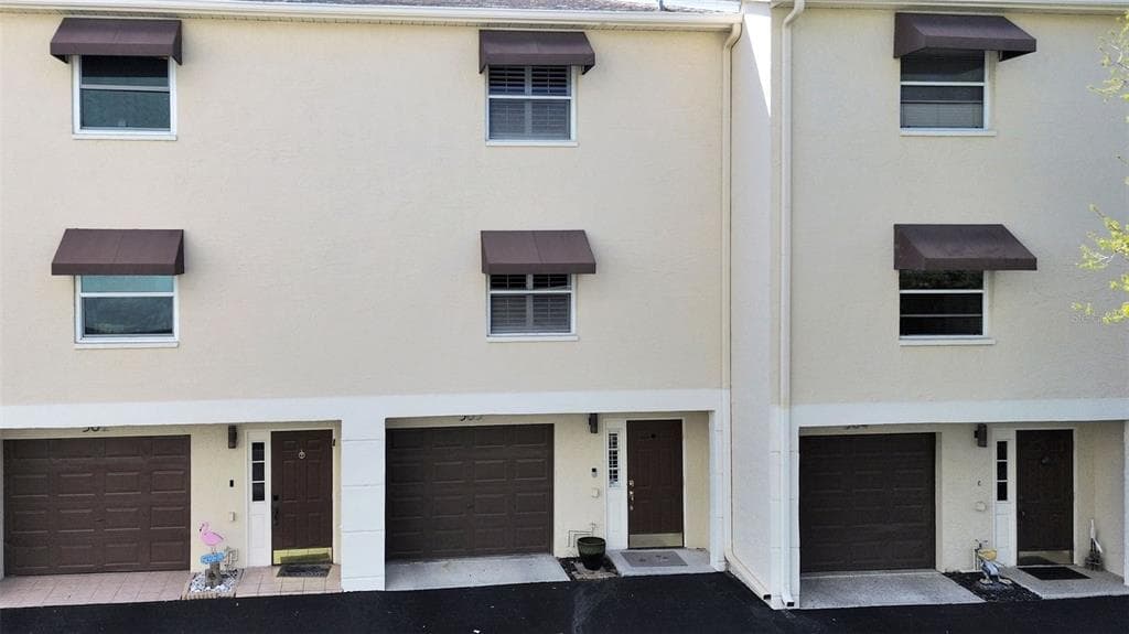 465 PINELLAS BAYWAY S UNIT 303 ST PETERSBURG, FL 33715