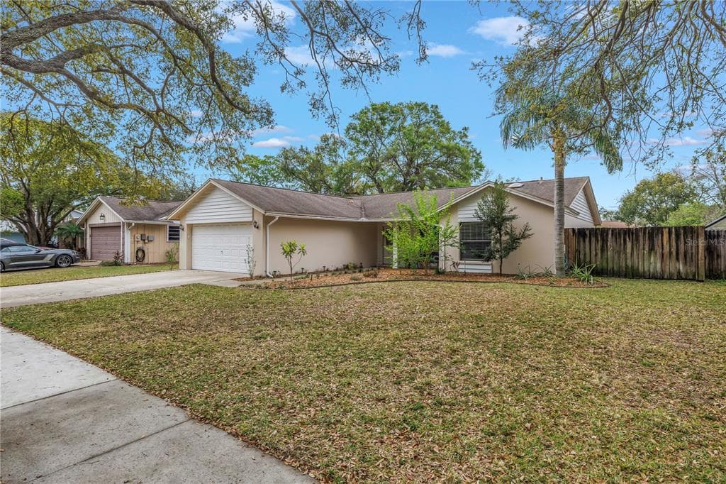 4806 COUNTRY HILLS DRIVE TAMPA, FL 33624