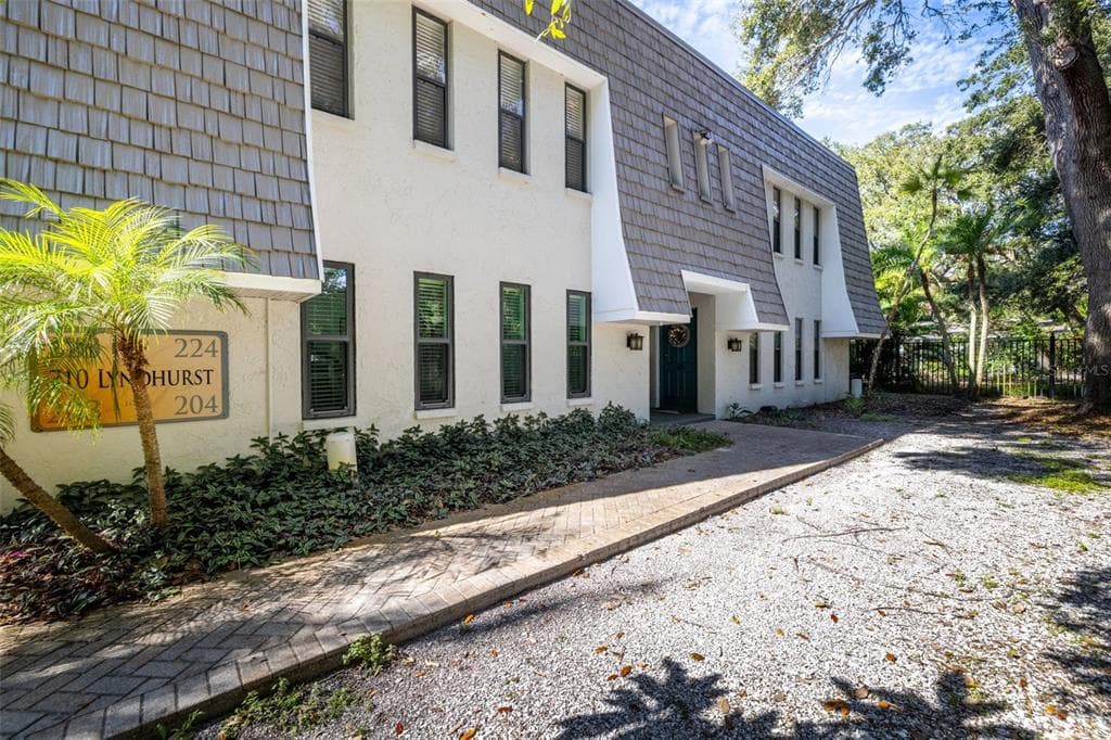 710 LYNDHURST STREET UNIT 223 DUNEDIN, FL 34698