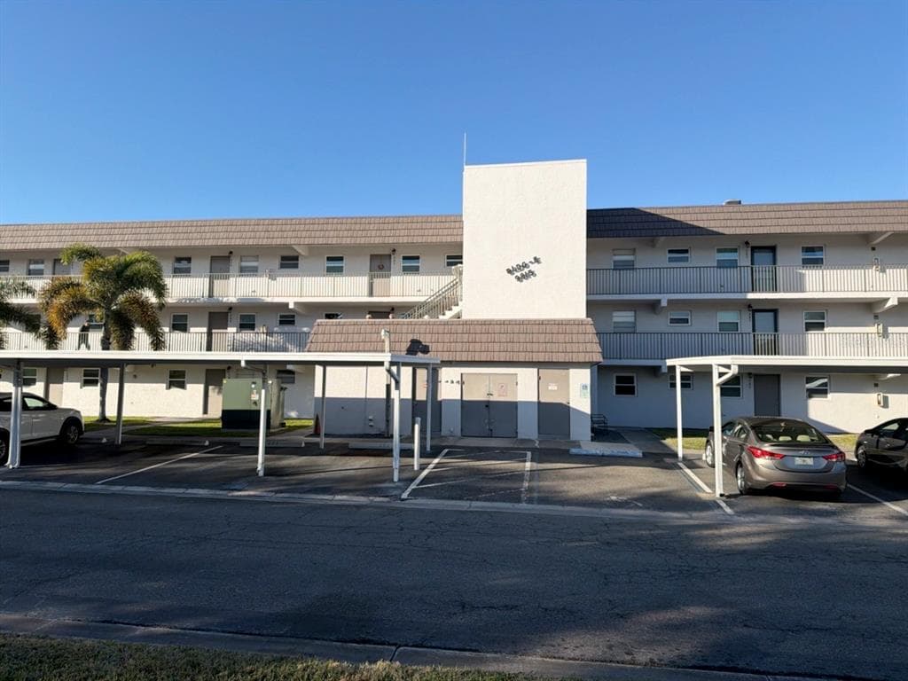 9815 47TH AVENUE N UNIT 207 ST PETERSBURG, FL 33708