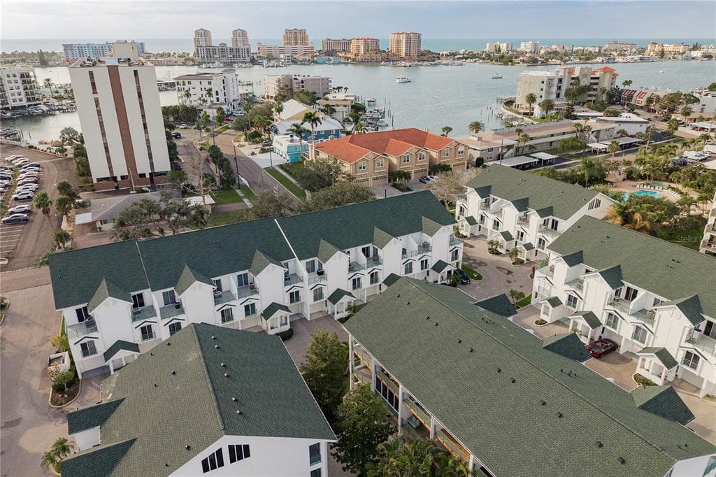 320 ISLAND WAY UNIT 209 CLEARWATER BEACH, FL 33767