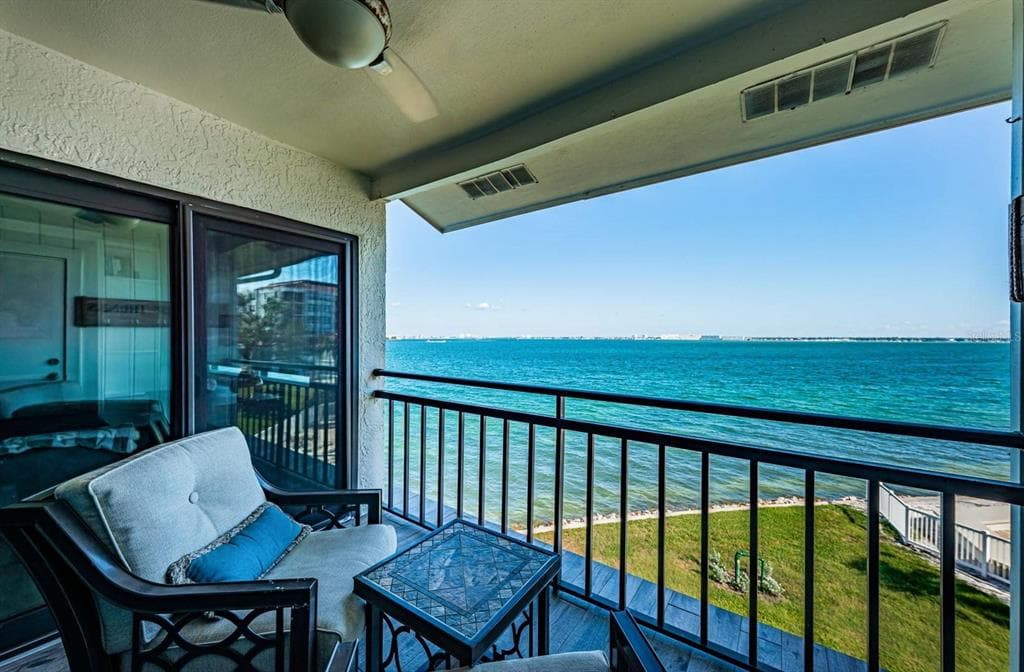 6265 SUN BOULEVARD UNIT 309 ST PETERSBURG, FL 33715