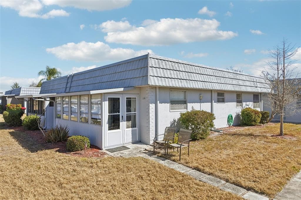 202 BEDFORD TRAIL UNIT 116 SUN CITY CENTER, FL 33573
