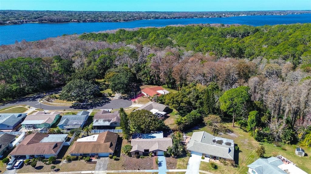 808 HELMSMAN WAY PALM HARBOR, FL 34685