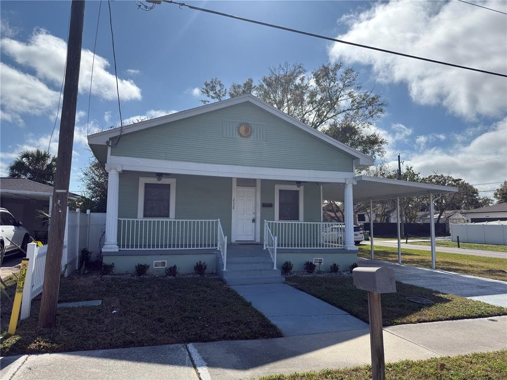 2528 W SAINT JOHN STREET TAMPA, FL 33607