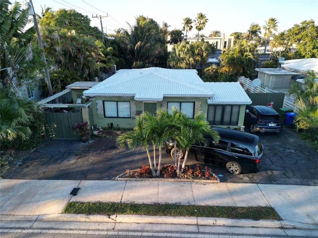 1313 NE 13TH STREET FORT LAUDERDALE, FL 33304