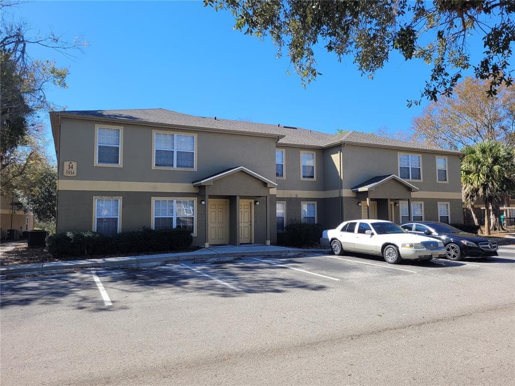 5934 BRICKLEBERRY LANE UNIT 204 ZEPHYRHILLS, FL 33541