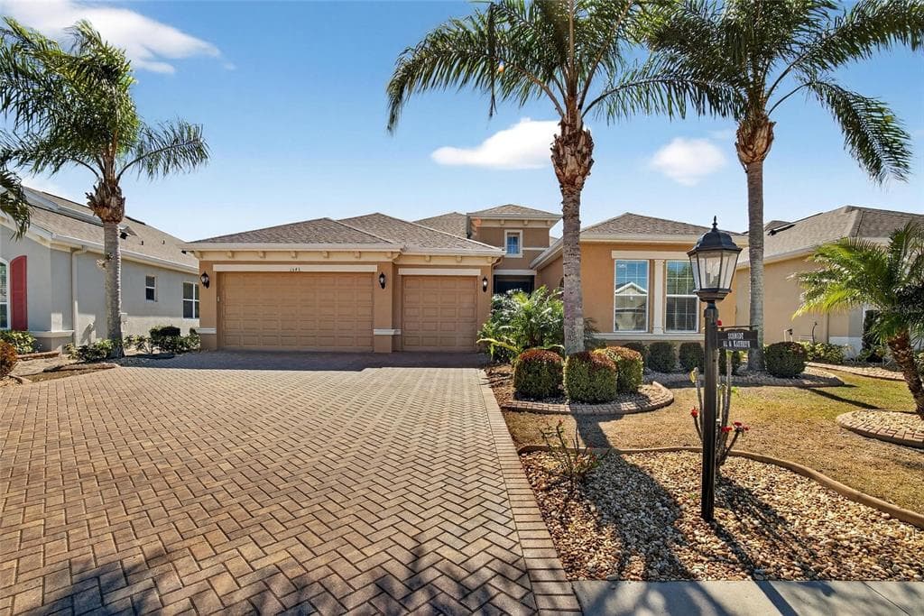 1543 EMERALD DUNES DRIVE SUN CITY CENTER, FL 33573