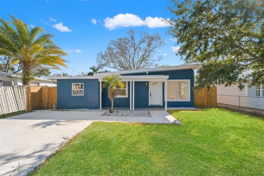 4606 W PAXTON AVENUE TAMPA, FL 33611