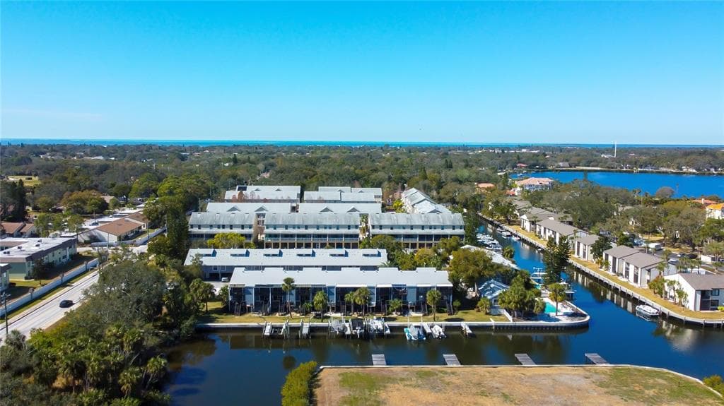 200 MERES BOULEVARD UNIT 11 TARPON SPRINGS, FL 34689