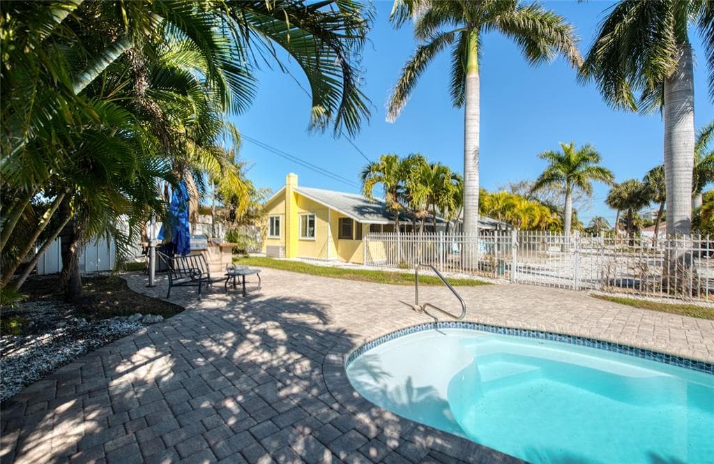 13136 4TH STREET E MADEIRA BEACH, FL 33708