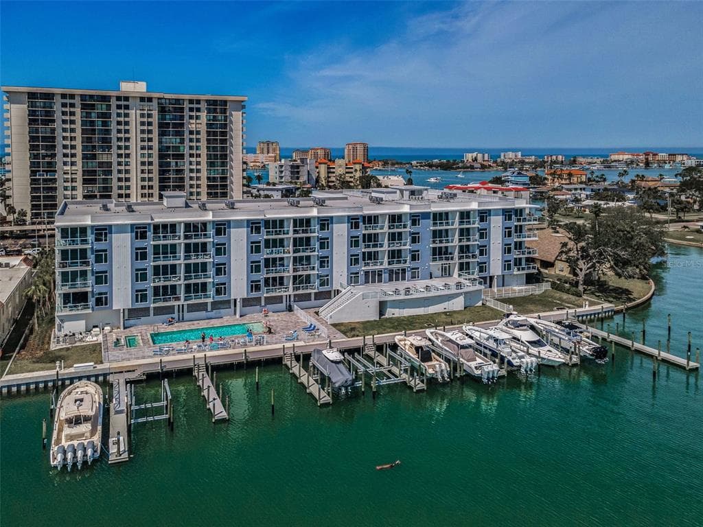 415 ISLAND WAY UNIT 509 CLEARWATER BEACH, FL 33767