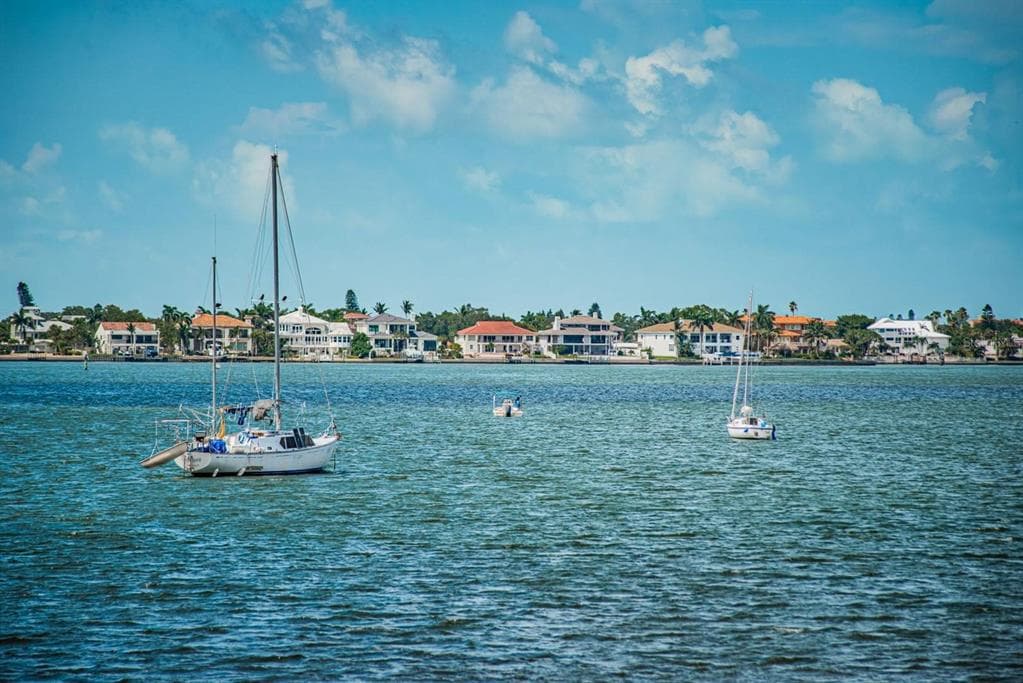 6365 BAHIA DEL MAR BOULEVARD UNIT 210 ST PETERSBURG, FL 33715