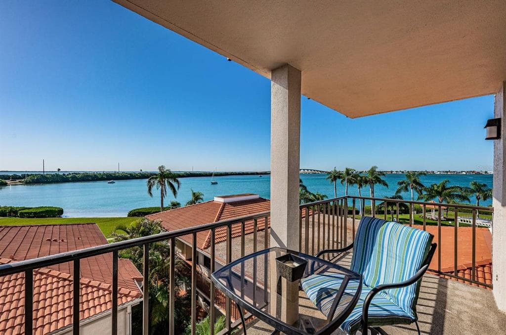 6357 BAHIA DEL MAR BOULEVARD UNIT 408 ST PETERSBURG, FL 33715