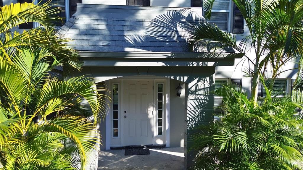 6930A PLACE DE LA PAIX UNIT 2B SOUTH PASADENA, FL 33707