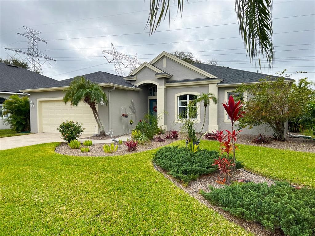 1641 DAYLILY DRIVE