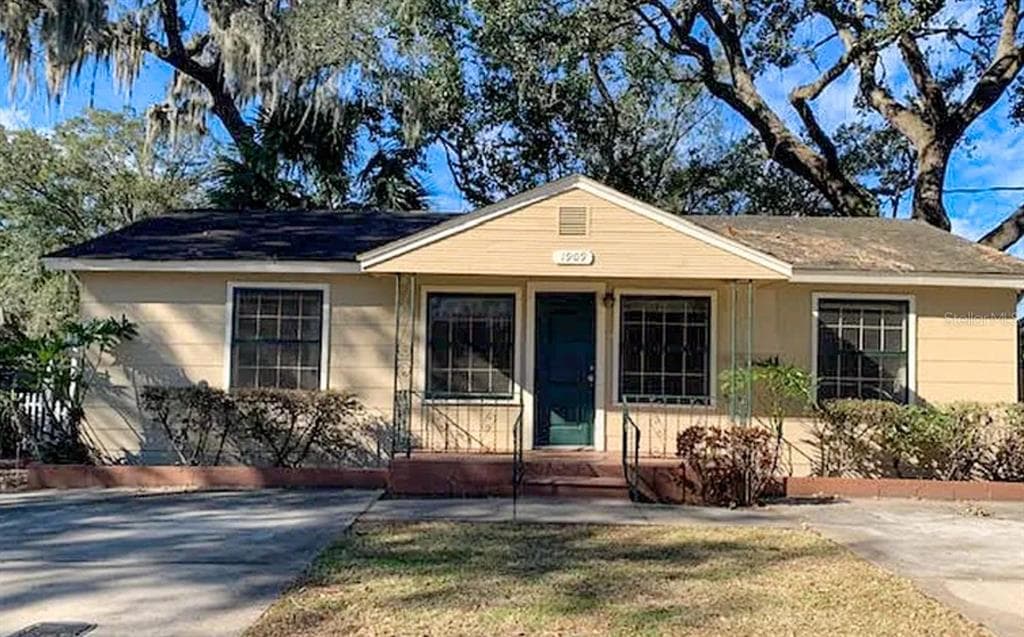 1909 S LINCOLN AVENUE LAKELAND, FL 33803
