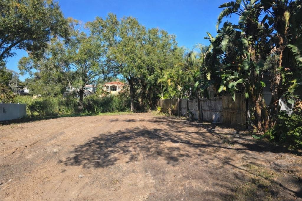 3209 W BAY VISTA AVENUE TAMPA, FL 33611