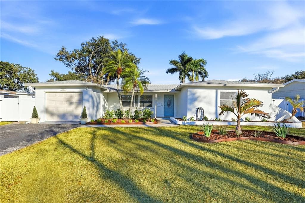 2461 61ST LANE N ST PETERSBURG, FL 33710