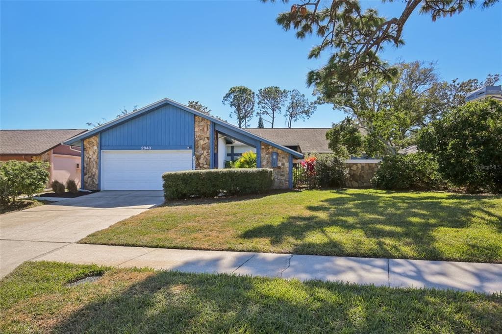 2943 MAYFAIR COURT CLEARWATER, FL 33761