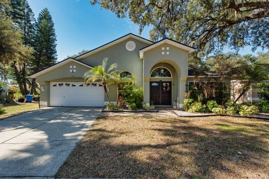 1304 GANGPLANK DRIVE VALRICO, FL 33594