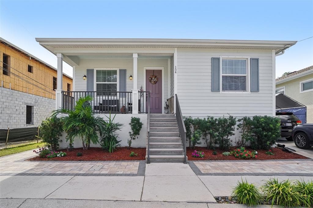 154 E SPRUCE STREET TARPON SPRINGS, FL 34689