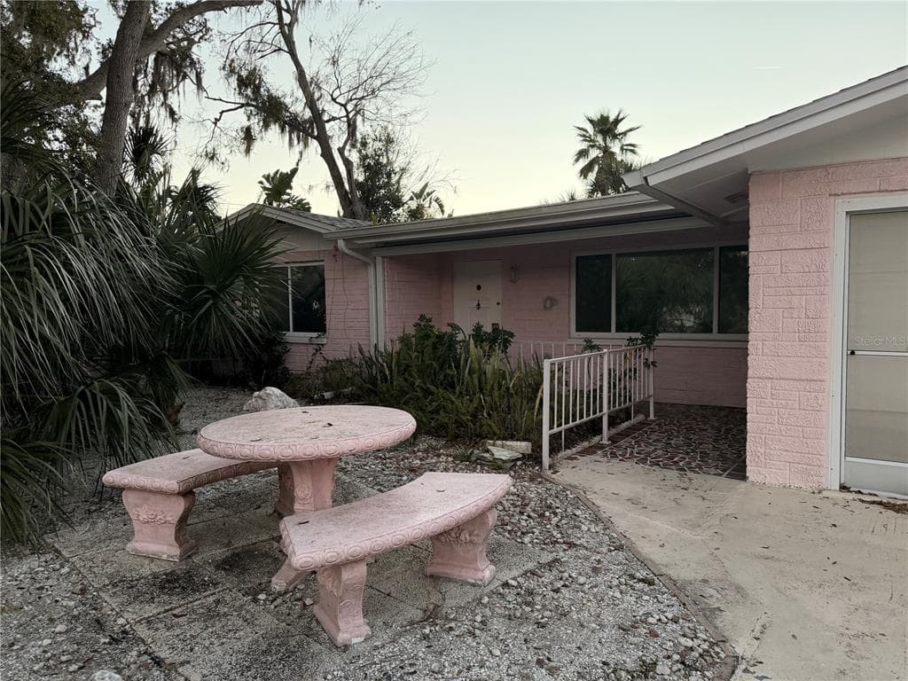 7127 PENINSULAR DRIVE