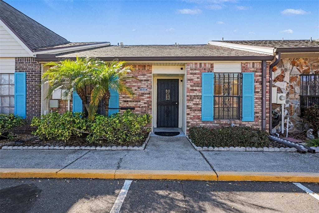 8708 CARROLL PALM PLACE TAMPA, FL 33614