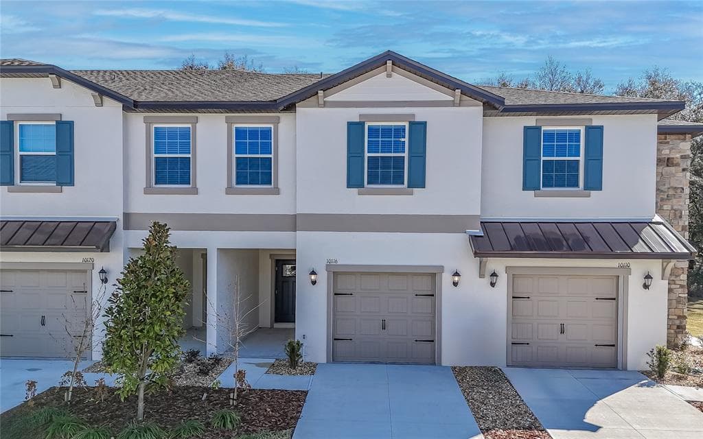 10116 TRUMPET HONEYSUCKLE WAY WESLEY CHAPEL, FL 33545