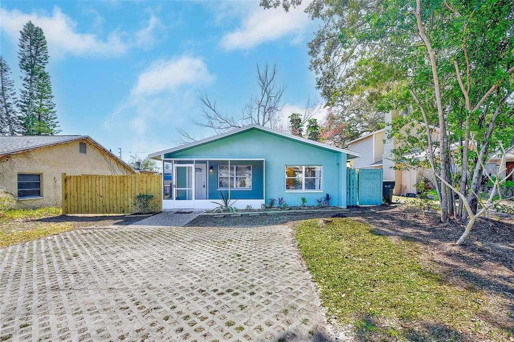 715 1ST AVENUE NE LARGO, FL 33770