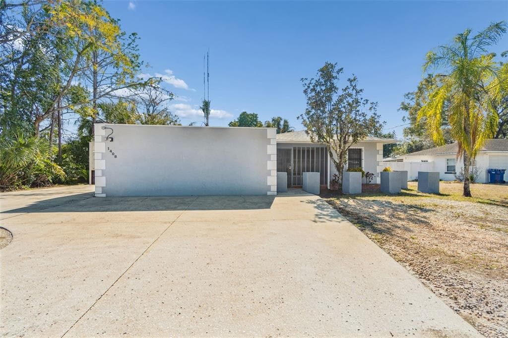 1408 W LINEBAUGH AVENUE TAMPA, FL 33612