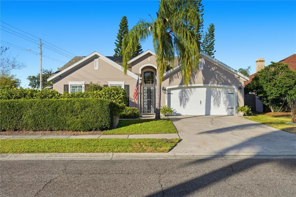 1002 VENTANA DRIVE SUN CITY CENTER, FL 33573
