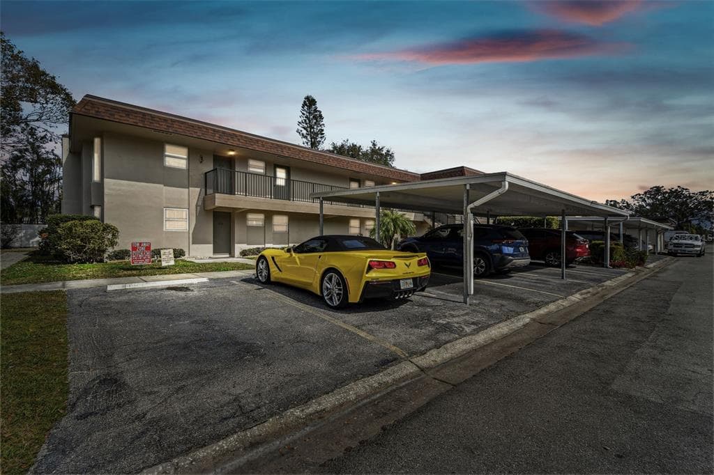 9945 47TH AVENUE UNIT 206 ST PETERSBURG, FL 33708