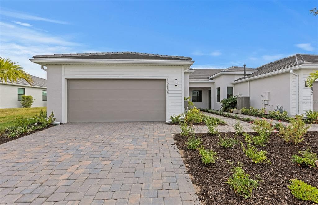 18836 INDIAN ROCK PLACE LAKEWOOD RANCH, FL 34211