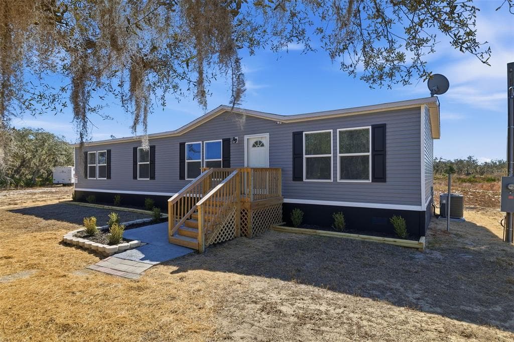 4551 LIGHTHOUSE AVENUE LAKE WALES, FL 33859